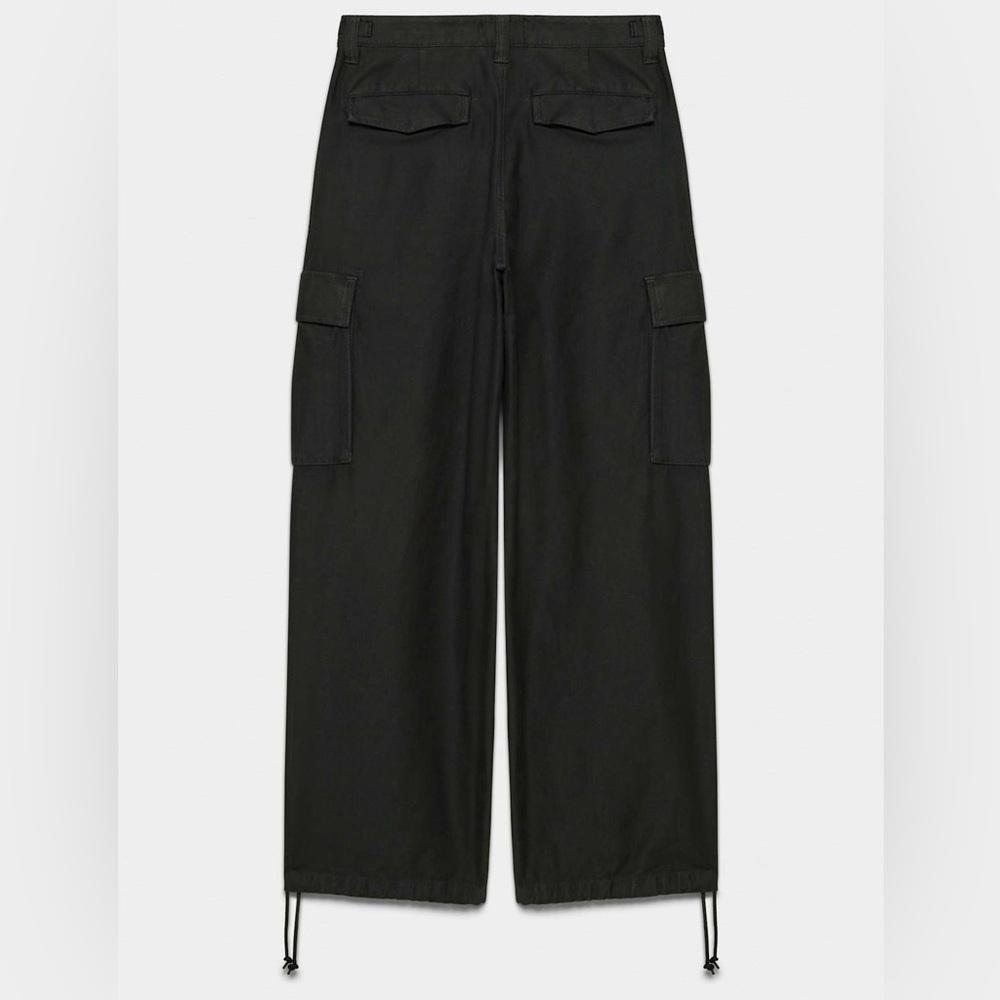 Aritzia TNA Black Cargo Pants with Adjustable Waist and Cuffs - Picture 2 of 4